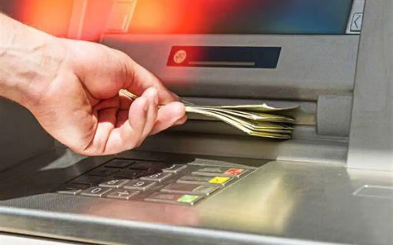 Come scegliere il conto corrente postale più conveniente e risparmiare sulle spese bancarie