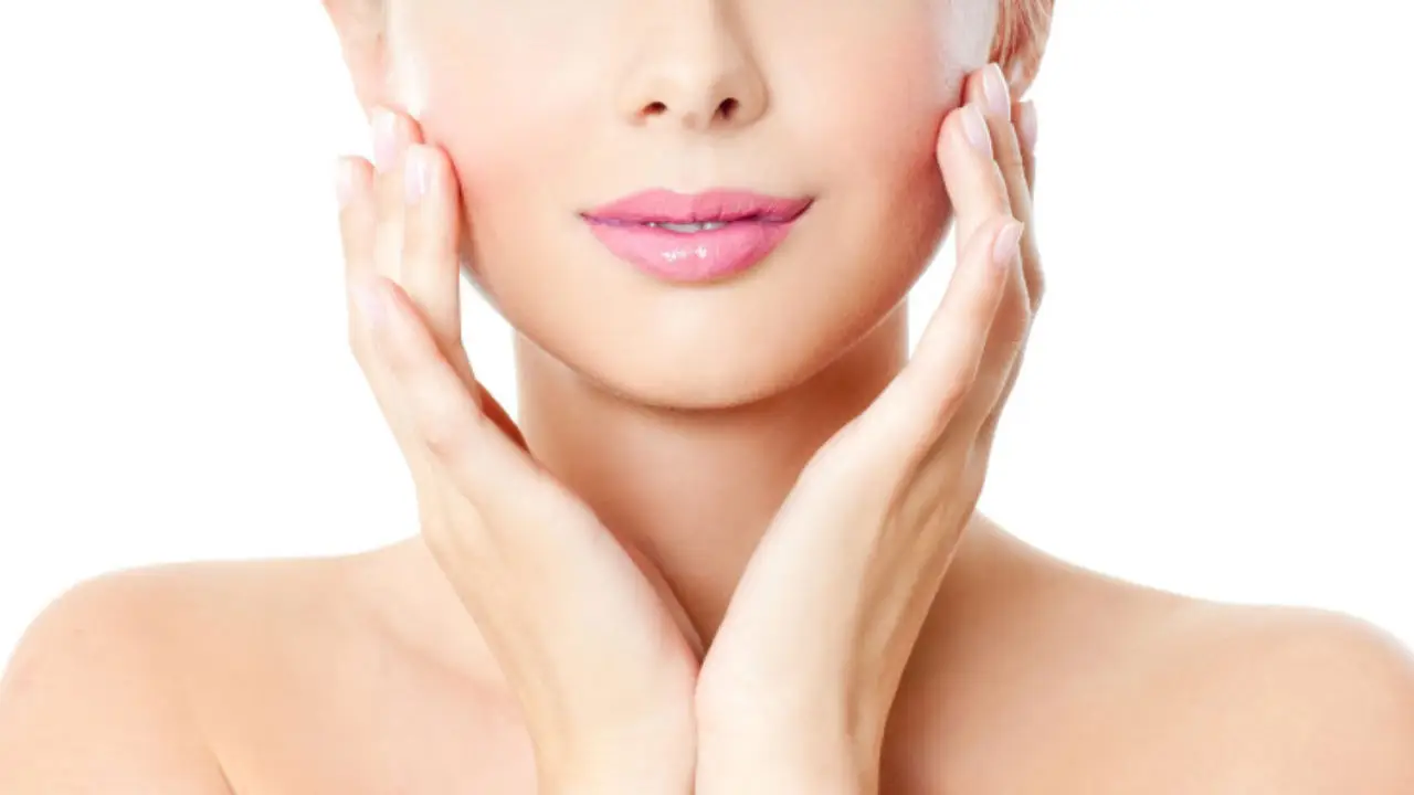 Pelle che non si abbronza: perché alcune persone restano sempre chiare anche al sole? Scopri cause, curiosità e consigli