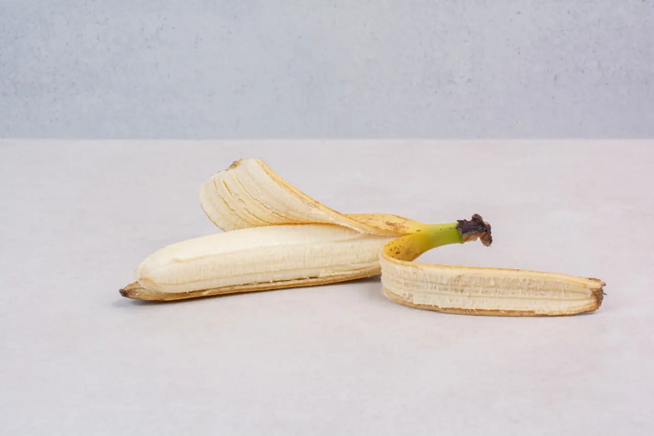Vuoi un fertilizzante naturale per l’orto? Prova la buccia di banana seguendo questi consigli Vuoi un fertilizzante naturale per l’orto? Prova la buccia di banana seguendo questi consigli