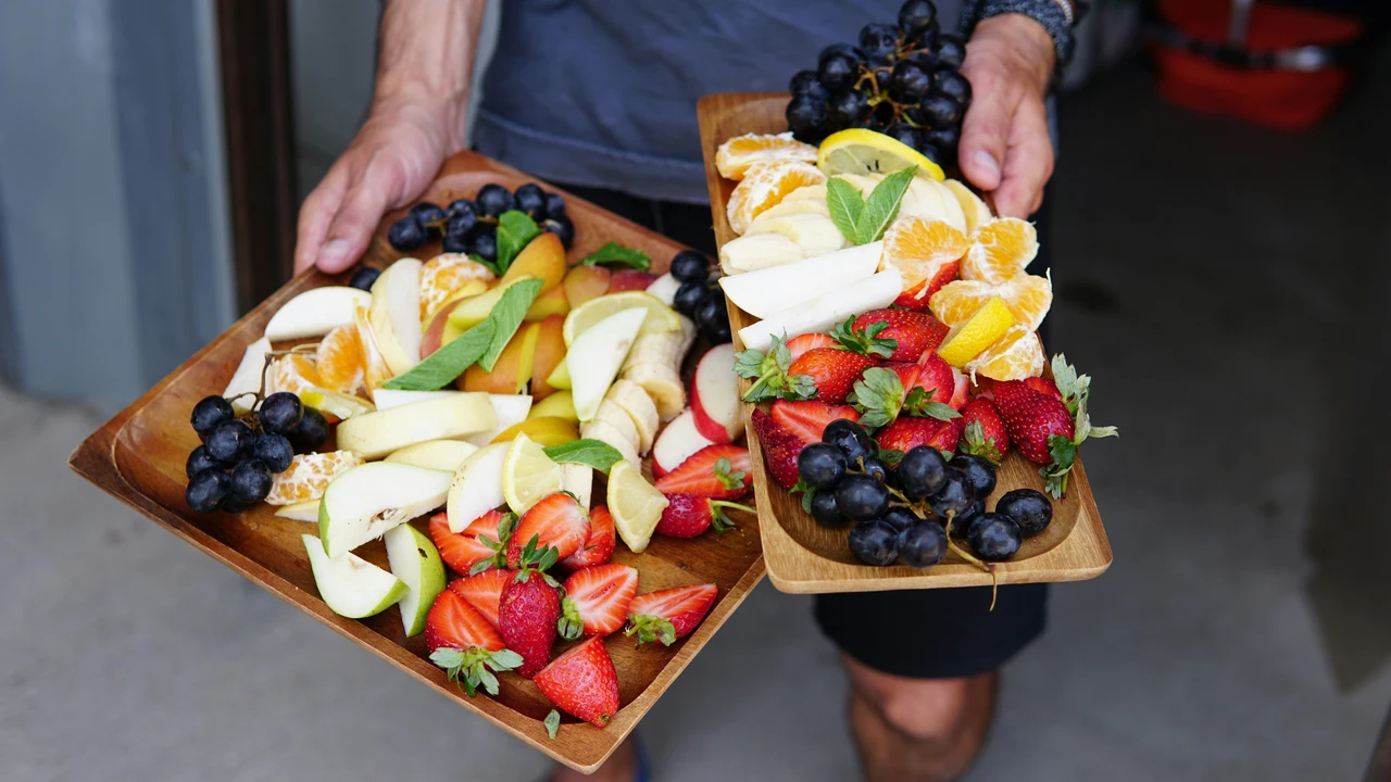 Sostituire lo snack serale con questa frutta riduce gonfiore e disturbi notturni Sostituire lo snack serale con questa frutta riduce gonfiore e disturbi notturni
