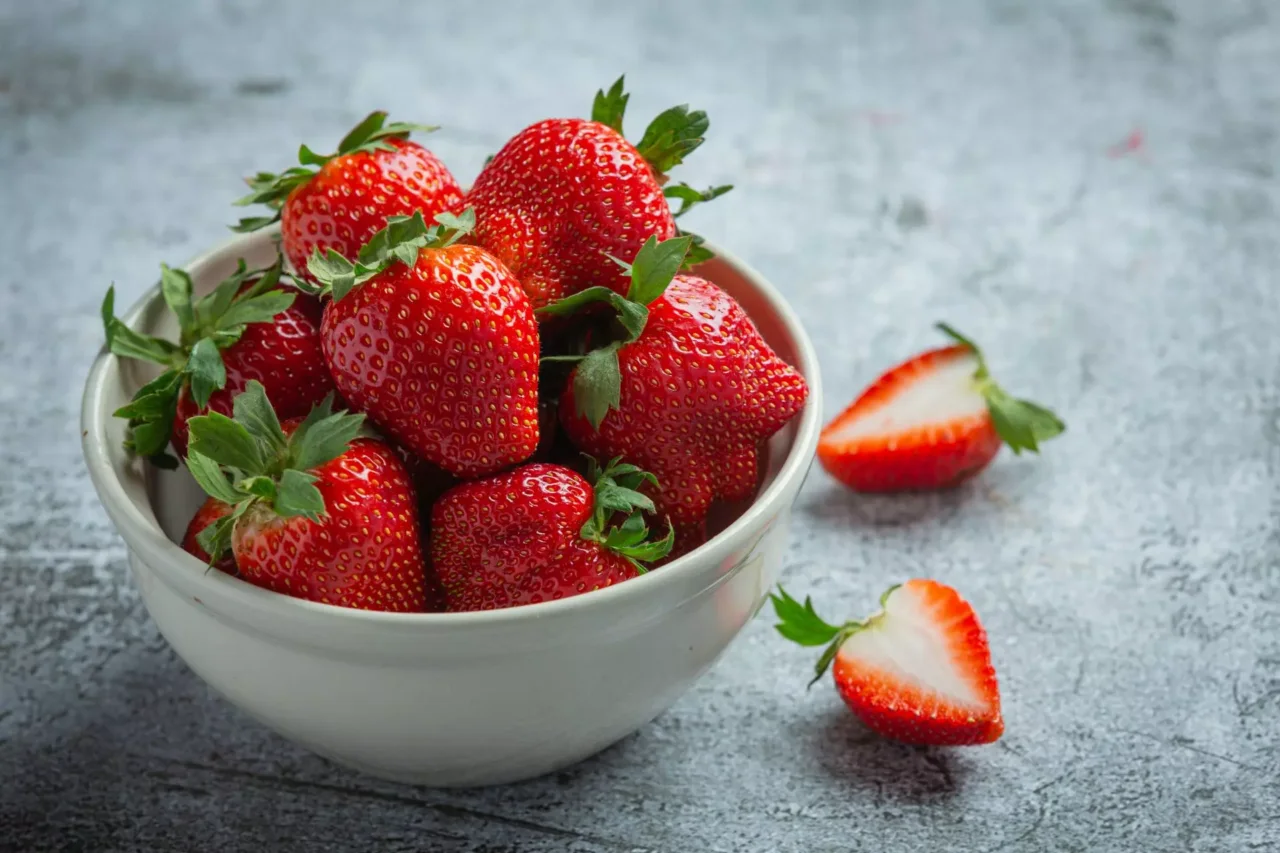 Scopri il trucco per conservare fragole fresche più a lungo senza frigorifero Scopri il trucco per conservare fragole fresche più a lungo senza frigorifero
