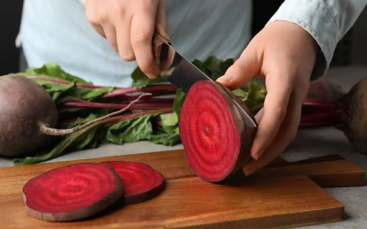 Integra la barbabietola nella tua dieta quotidiana e favorisci la salute cardiovascolare Integra la barbabietola nella tua dieta quotidiana e favorisci la salute cardiovascolare